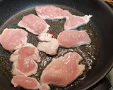 Foto del paso 4 de la receta: Pechuga de pollo en salsa de queso