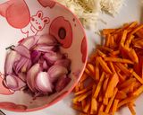 Foto langkah ke 1 dari resep Tumis Wortel Kol.