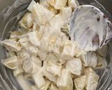 Foto langkah ke 2 dari resep Salad Kentang super creamy (potato salad).