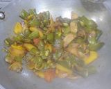 सेम टमाटर और आलू की सूखी सब्जी(sem tamatar aur aloo ki sabzi recipe in hindi) रेसिपी चरण 5 फोटो