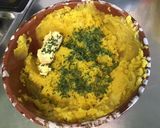 Une image de l'étape 7 de Purée aux deux pommes de terre, curcuma, ail et persil.
