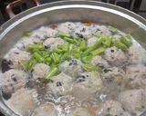 Foto langkah ke 7 dari resep Sop bakso serabut.