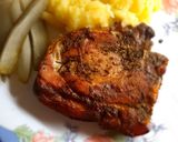 Pácolt bőrös malac comb párolt burgonyával csemege uborkával recept fázis 2 fotója