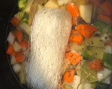 Foto del paso 3 de la receta: Levanta muerto o caldo de pollo