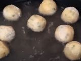 كرات البطاطا المحشية بالجبن