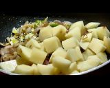 A picture of step 5 of Poi chingudi curry (Prawns cooked with basella and vegetables).