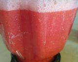 A picture of step 1 of Die summer strawberry slushie.