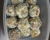 A picture of step 1 of Healthy dates,dry fruits and coconut laddu.