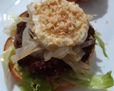 Foto del paso 7 de la receta: Hamburguesa de nueces troceadas en (polvo) y salsa de queso azul