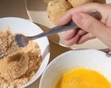 A picture of step 5 of Potato Pasta Bombs.