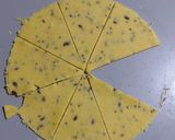 Foto del paso 2 de la receta: Chips de maíz hechos en casa