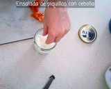 Foto del paso 4 de la receta: Ensalada de Pimientos Piquillo y Cebolla