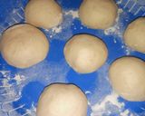 A picture of step 4 of Pillow Doughnuts.