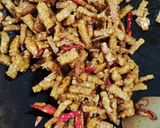 Foto langkah ke 5 dari resep Orek Tempe Kering.