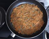 Foto del paso 1 de la receta: Crep de ZANAHORIA con relleno tipo FUGAZZA! 🥕🧅🧀