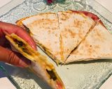 รูปขั้นตอนการทำที่ 3 ของ Quesadillas (แฮมชีสฮาลาพิโนเคซะเดีย)