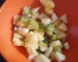 A picture of step 1 of Apple Kiwi Cinnamon Pie.