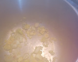 Foto del paso 1 de la receta: Crema de apio con fuet