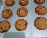 Foto langkah ke 5 dari resep Chewy Chocochips Cookies.