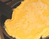 Habkönnyű sajtos omlett recept fázis 4 fotója