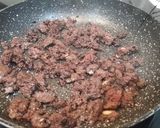 Foto del paso 1 de la receta Revuelto de morcilla de piñones