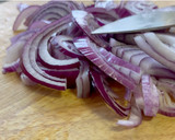Foto del paso 2 de la receta: Fideos chinos con gambas y salsa de espinacas y coco