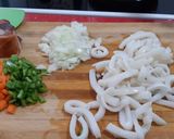 Foto del paso 2 de la receta: Sopa de garbanzos con pota y jamón