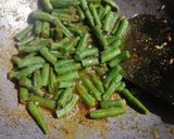 A picture of step 4 of Beans with Sesame Seeds.
