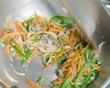 A picture of step 4 of Egg noodles.