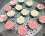 Foto langkah ke 5 dari resep Bolu Kukus Merah Putih.