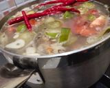 Foto langkah ke 6 dari resep Sayur Ikan Tongkol Belimbing Wuluh.