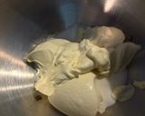 A picture of step 8 of Gènoise Strawberries & Cream.