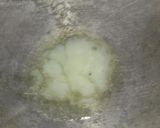 A picture of step 1 of Onion Cumin Rice.