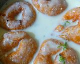 A picture of step 5 of Dahi Vada.