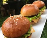 Foto langkah ke 7 dari resep Beef cheese burger.