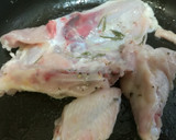 Foto del paso 1 de la receta: Caldo de pollo asado