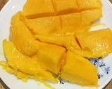 A picture of step 1 of Mango Milk Shake.