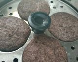 A picture of step 5 of Ragi Idli.