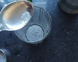 A picture of step 2 of Kiwi chia juice.