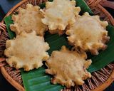 A picture of step 2 of Star Appam | Neipathiri.