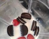 Foto del paso 2 de la receta: Licuado de fruta y oreo