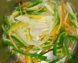 Foto del paso 1 de la receta: Revuelto "verbena de pollo"