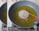 Foto langkah ke 4 dari resep Kembang Goyang Wijen.
