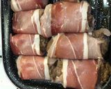 Májas - gombás göngyölt csirke bacon kabátban, májtócsnival recept fázis 6 fotója