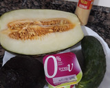 Foto del paso 1 de la receta: Sopa fría de melón aguacate yogur de piña y pepino con jengibre