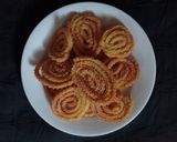 ચોખા ના લોટ ની ચકરી (Rice Flour Chakri Recipe In Gujarati) રેસીપી સ્ટેપ5ફોટો