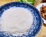 Hình bước làm 4 của món Pía cuốn thịt rim