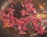 Foto del paso 6 de la receta: Longaniza de pollo al ajillo y vino con guarnición en su jugo