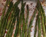 A picture of step 3 of Lightly Spiced Roast Asparagus Stems.