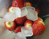 A picture of step 1 of Strawberry smoothie 🥤.
